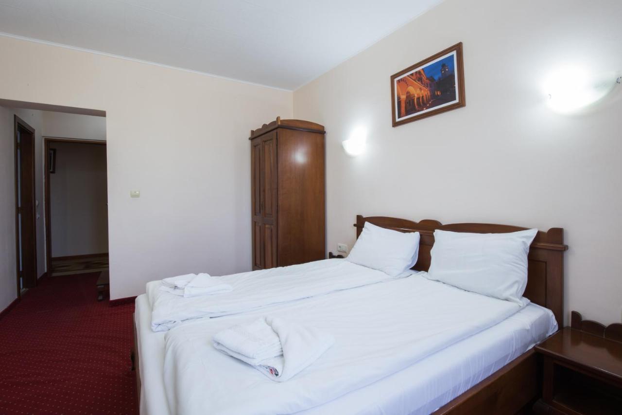 Dumbrava Sibiului Hotel Bagian luar foto