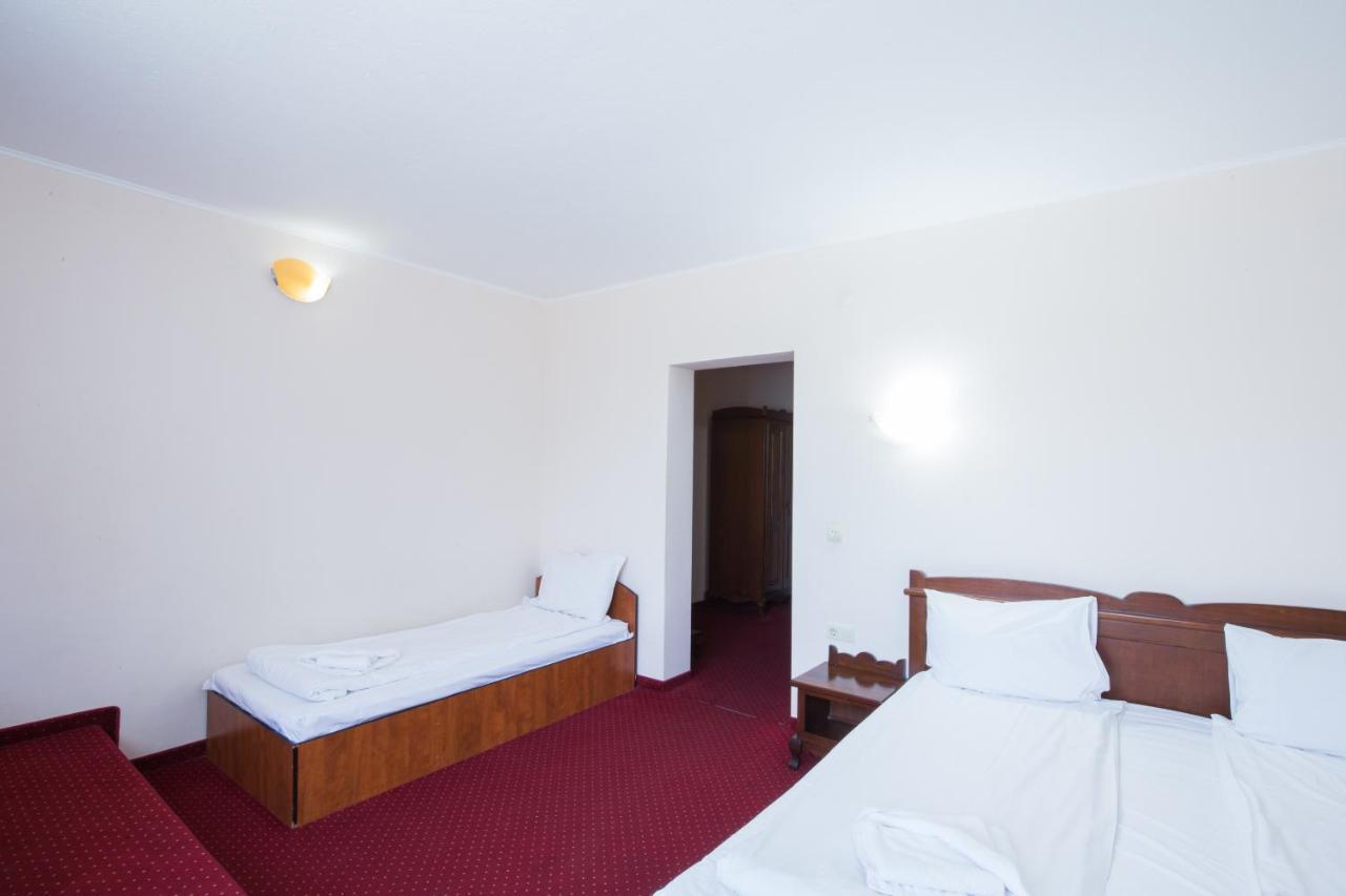 Dumbrava Sibiului Hotel Bagian luar foto