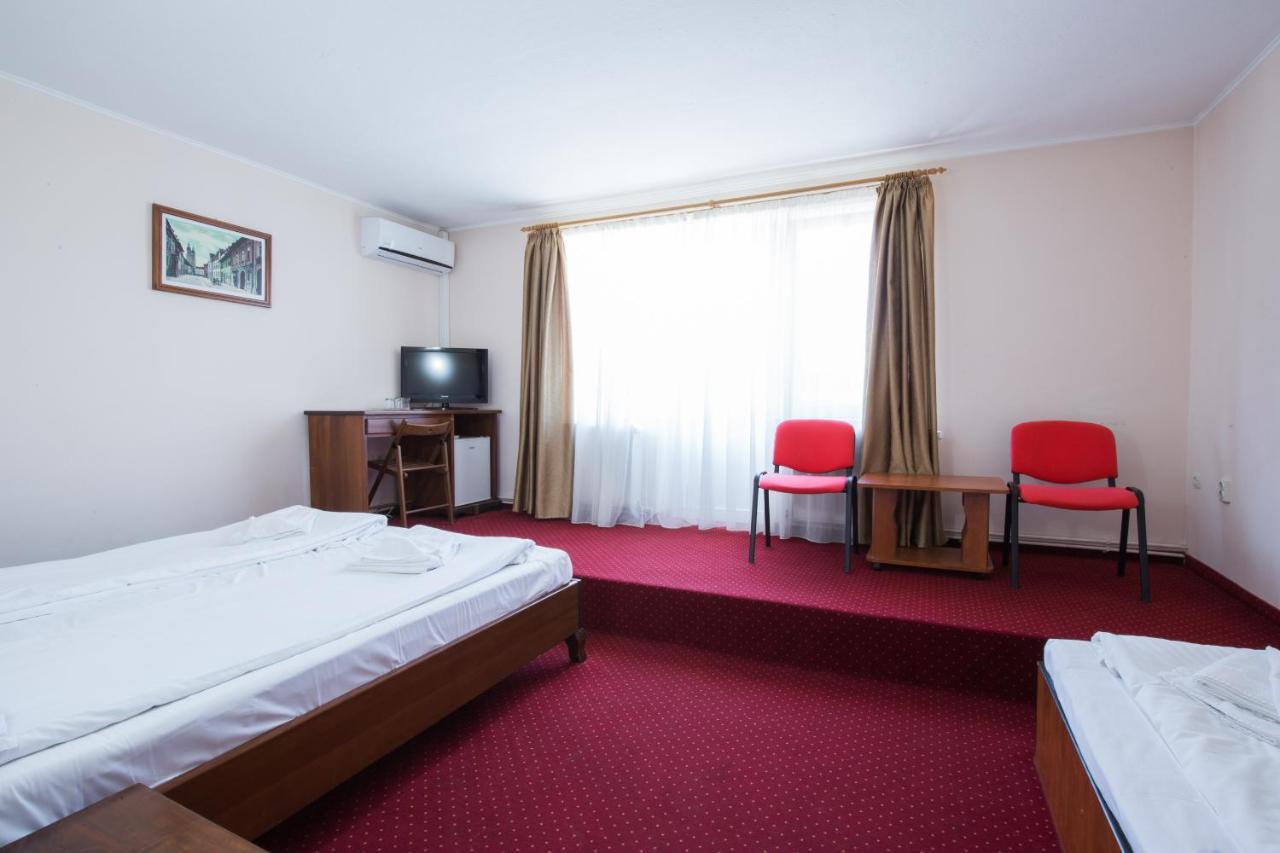 Dumbrava Sibiului Hotel Bagian luar foto
