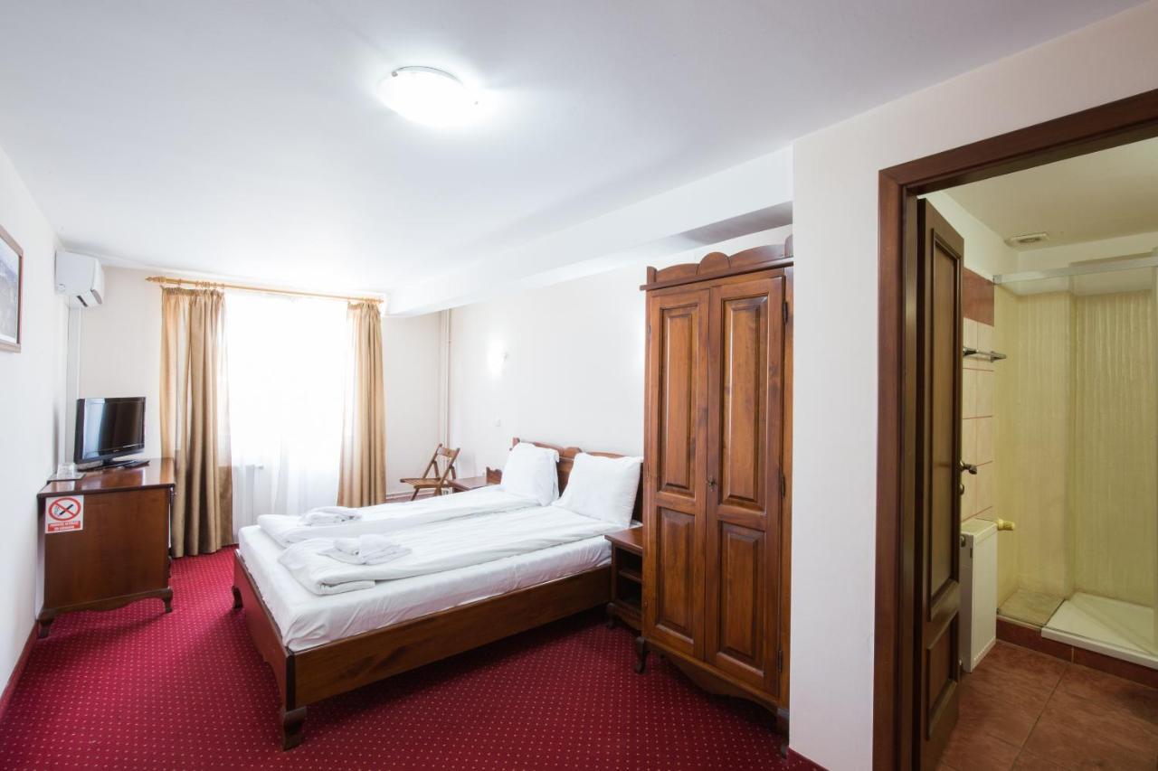 Dumbrava Sibiului Hotel Bagian luar foto