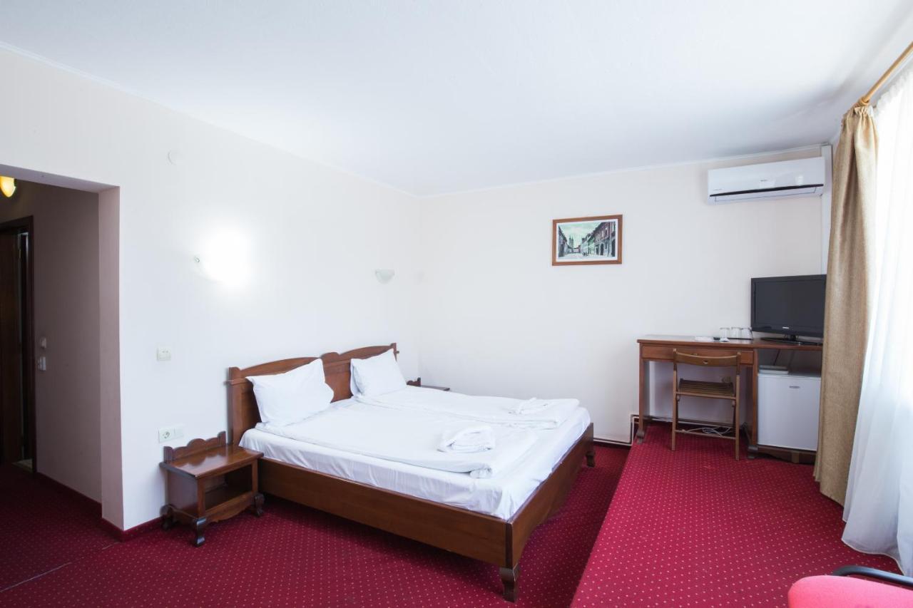 Dumbrava Sibiului Hotel Bagian luar foto